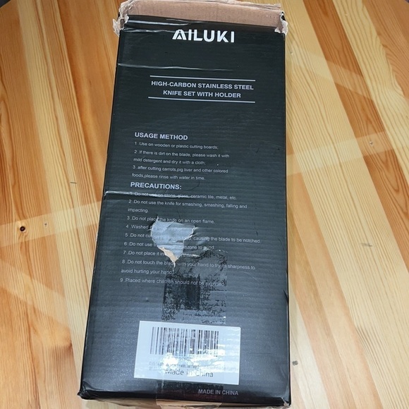 KNIFE SET 15 PCS AILUKI need extra label cause it’s weight more than 8 pounds - Picture 4 of 5